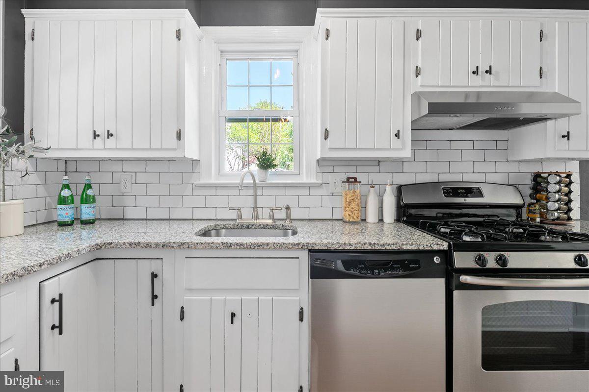 COUNTRY CLUB - Residential