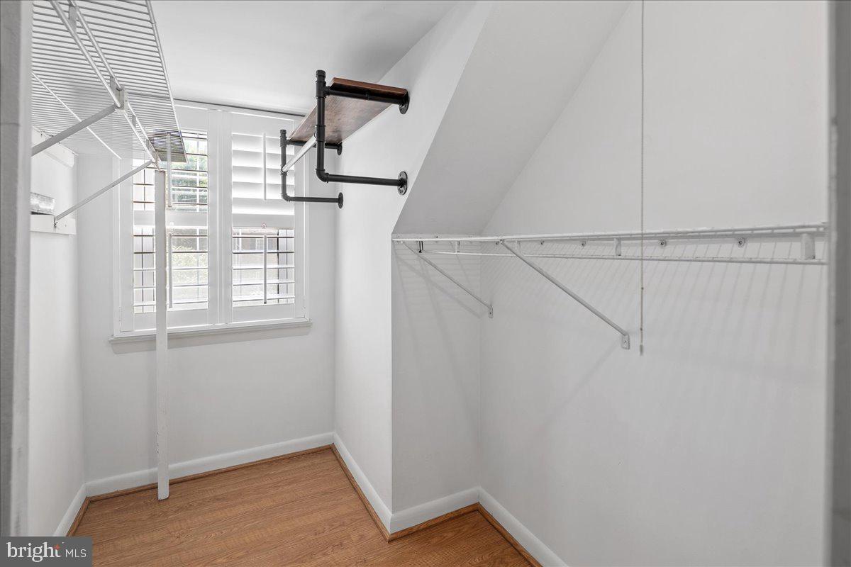 COUNTRY CLUB - Residential