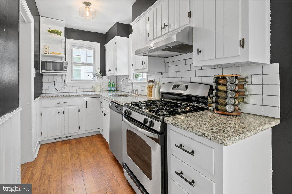 COUNTRY CLUB - Residential