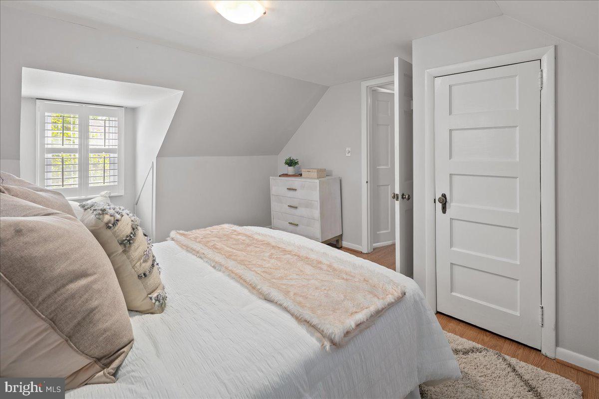 COUNTRY CLUB - Residential