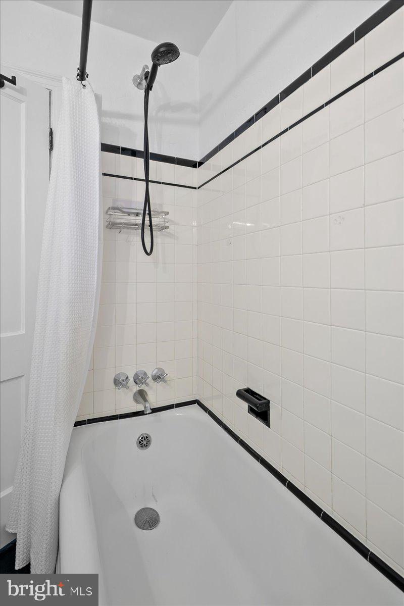 COUNTRY CLUB - Residential