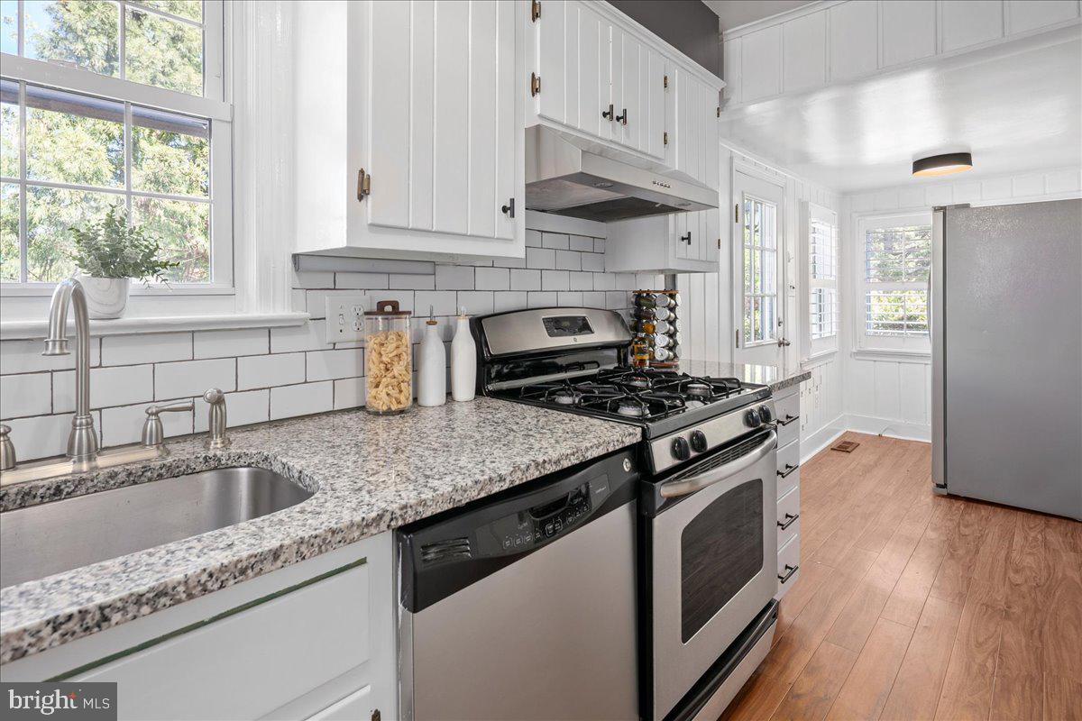 COUNTRY CLUB - Residential