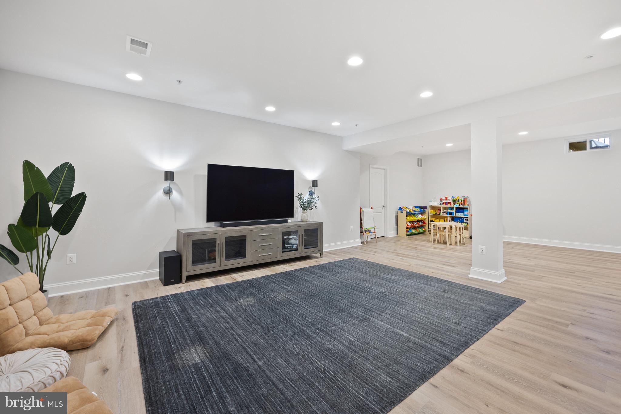 RIVER CLUB ESTATES - Residential