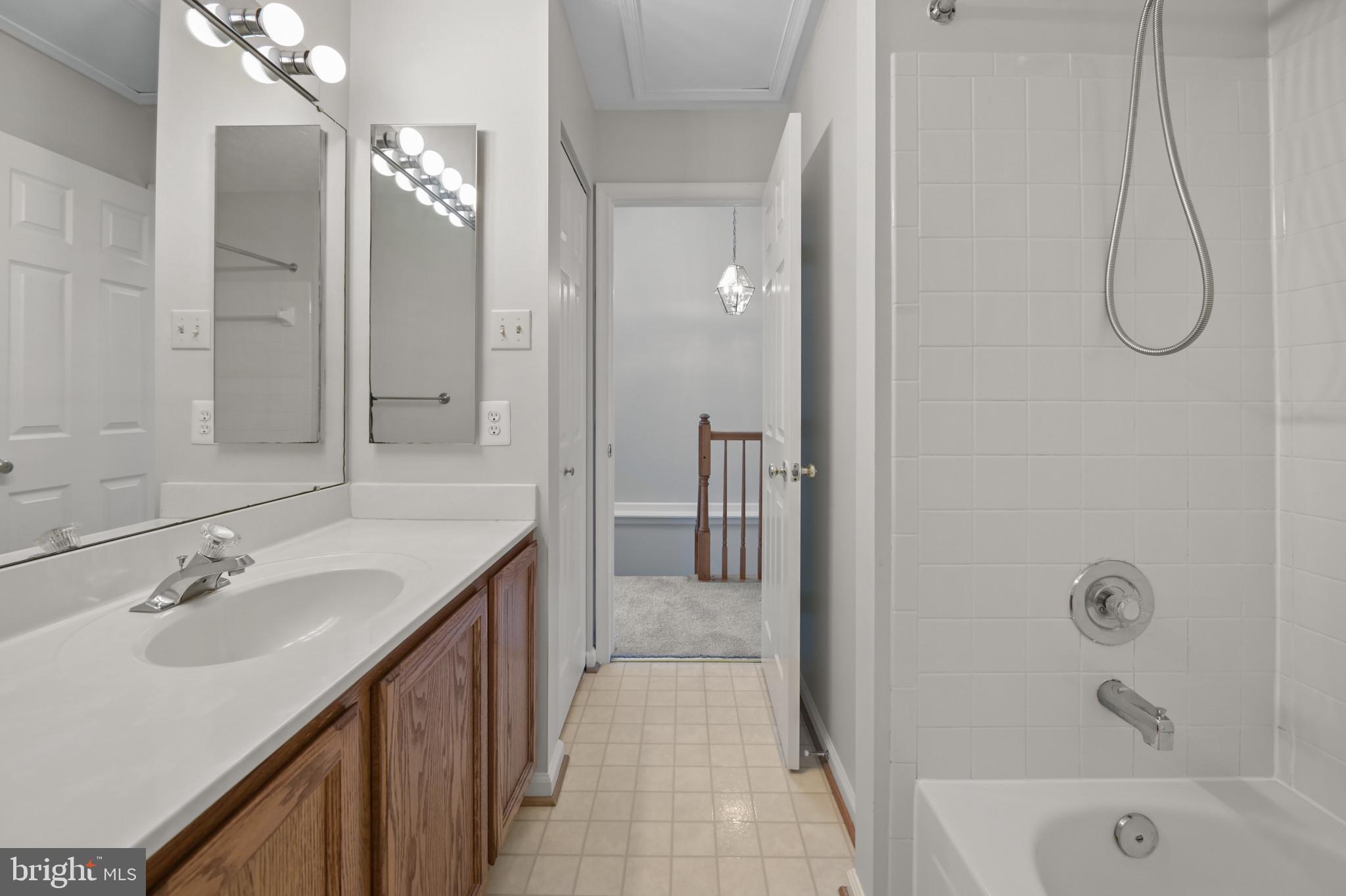 BRIGHTFIELD - Residential