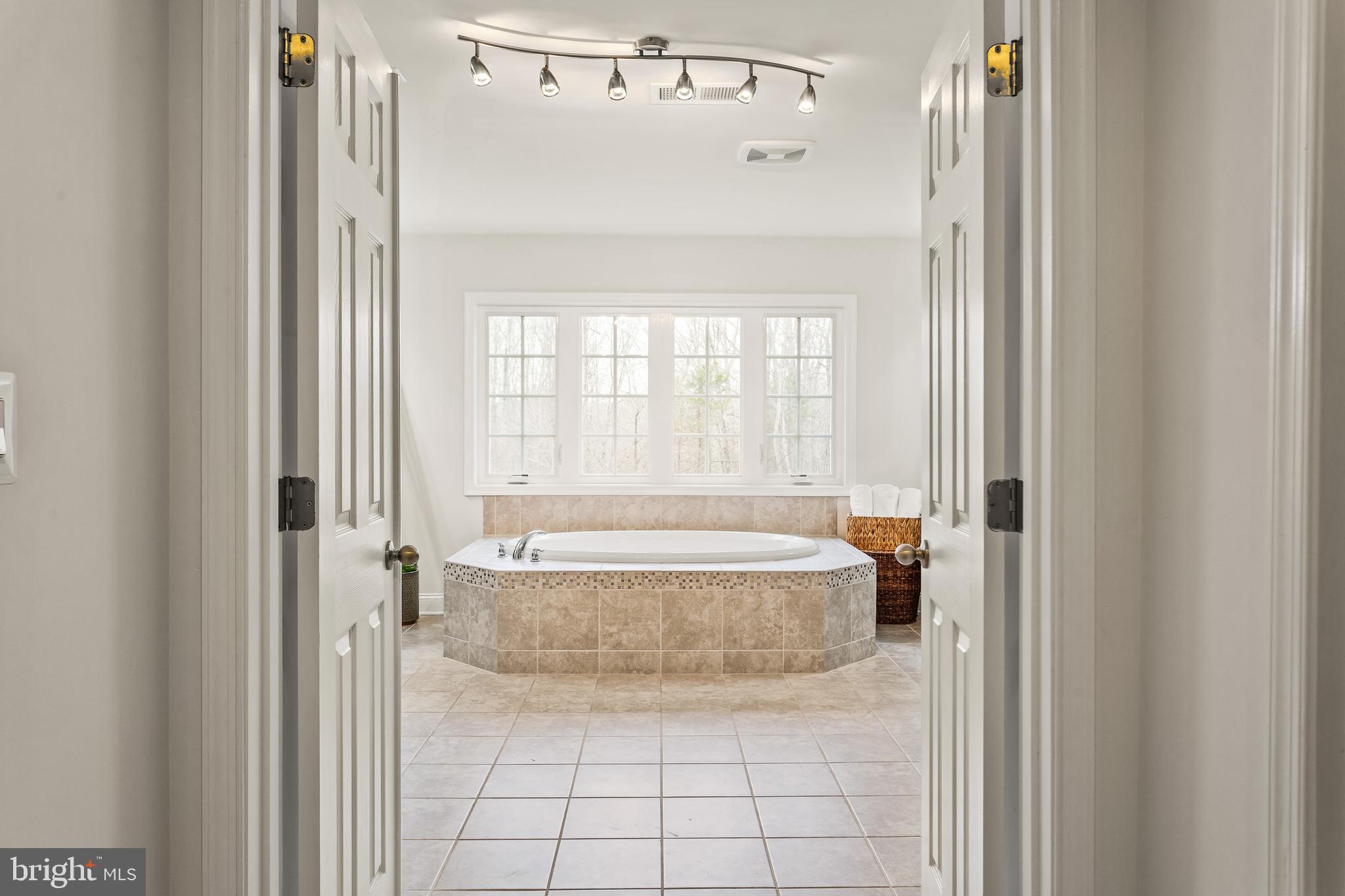 WINDMILL FARM - Residential