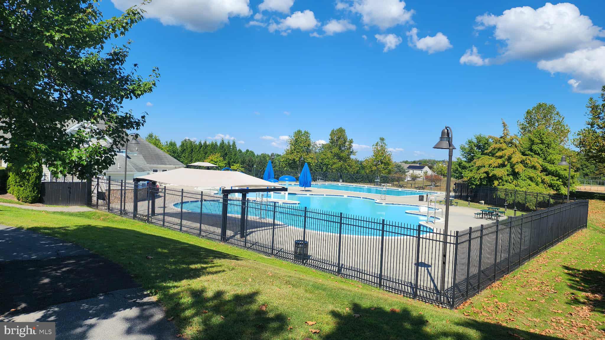 KINGS CROSSING - Residential