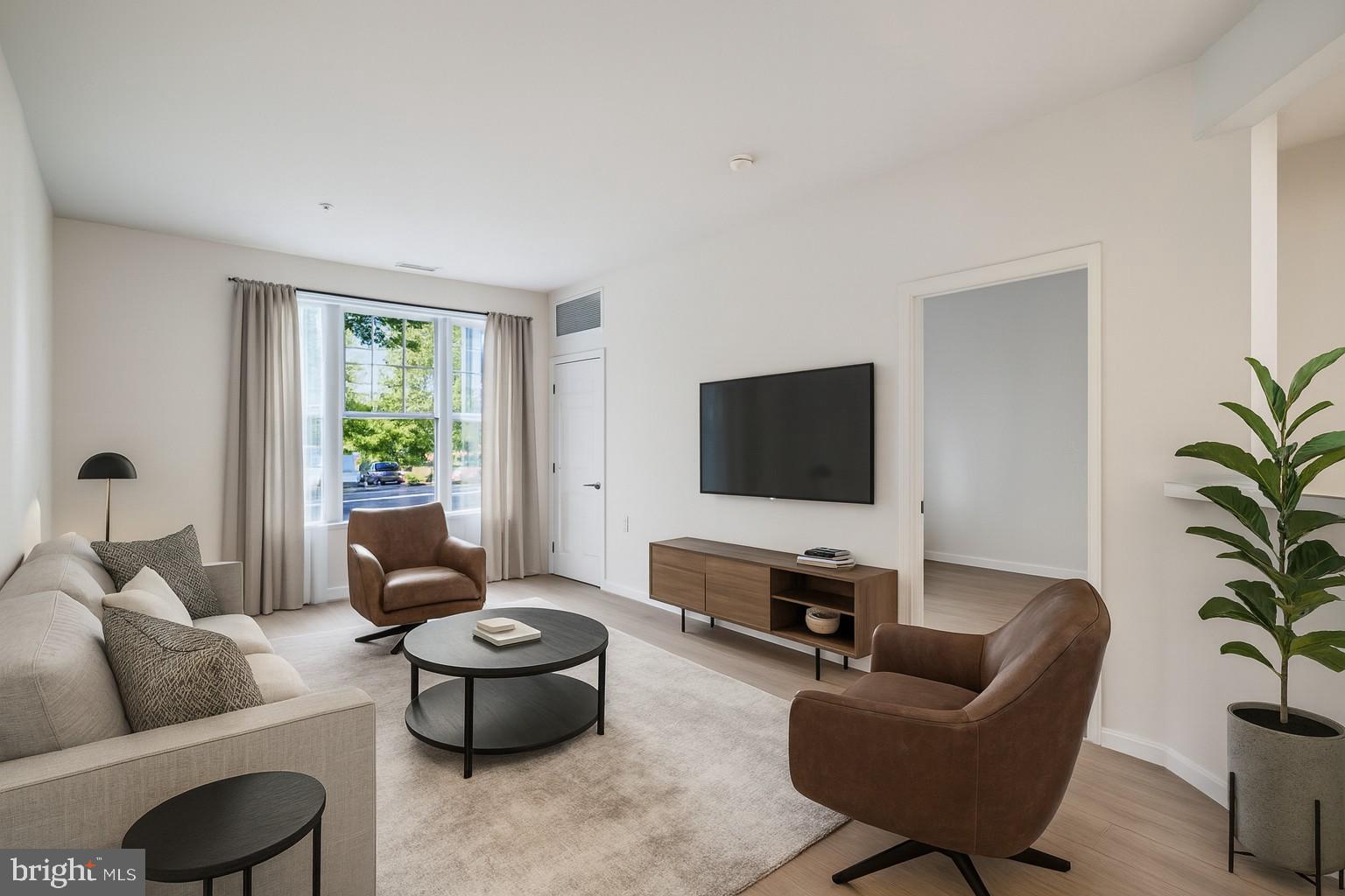 KINGS CROSSING - Residential