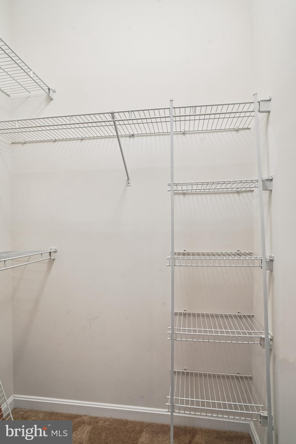 KINGS CROSSING - Residential