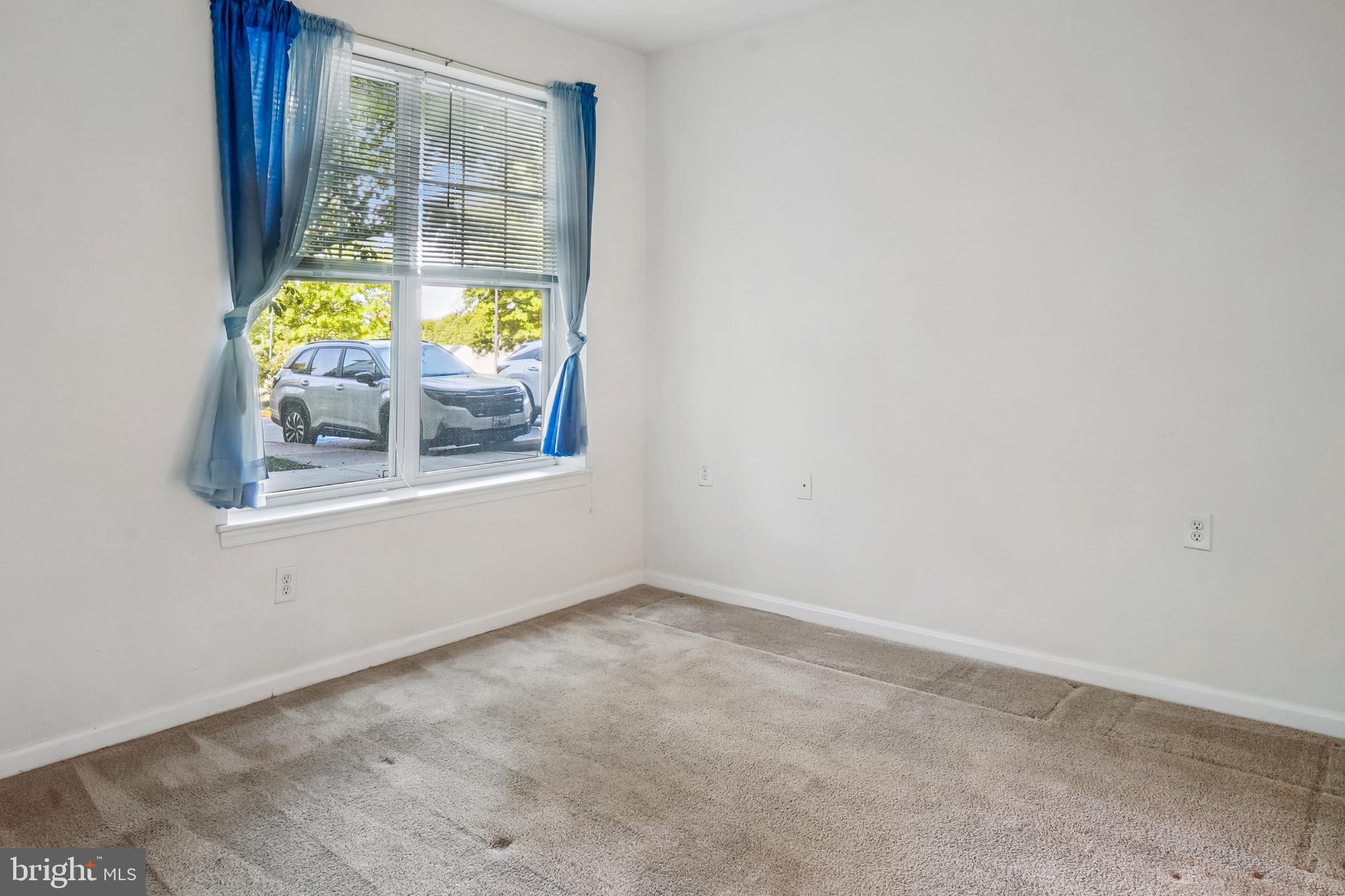 KINGS CROSSING - Residential