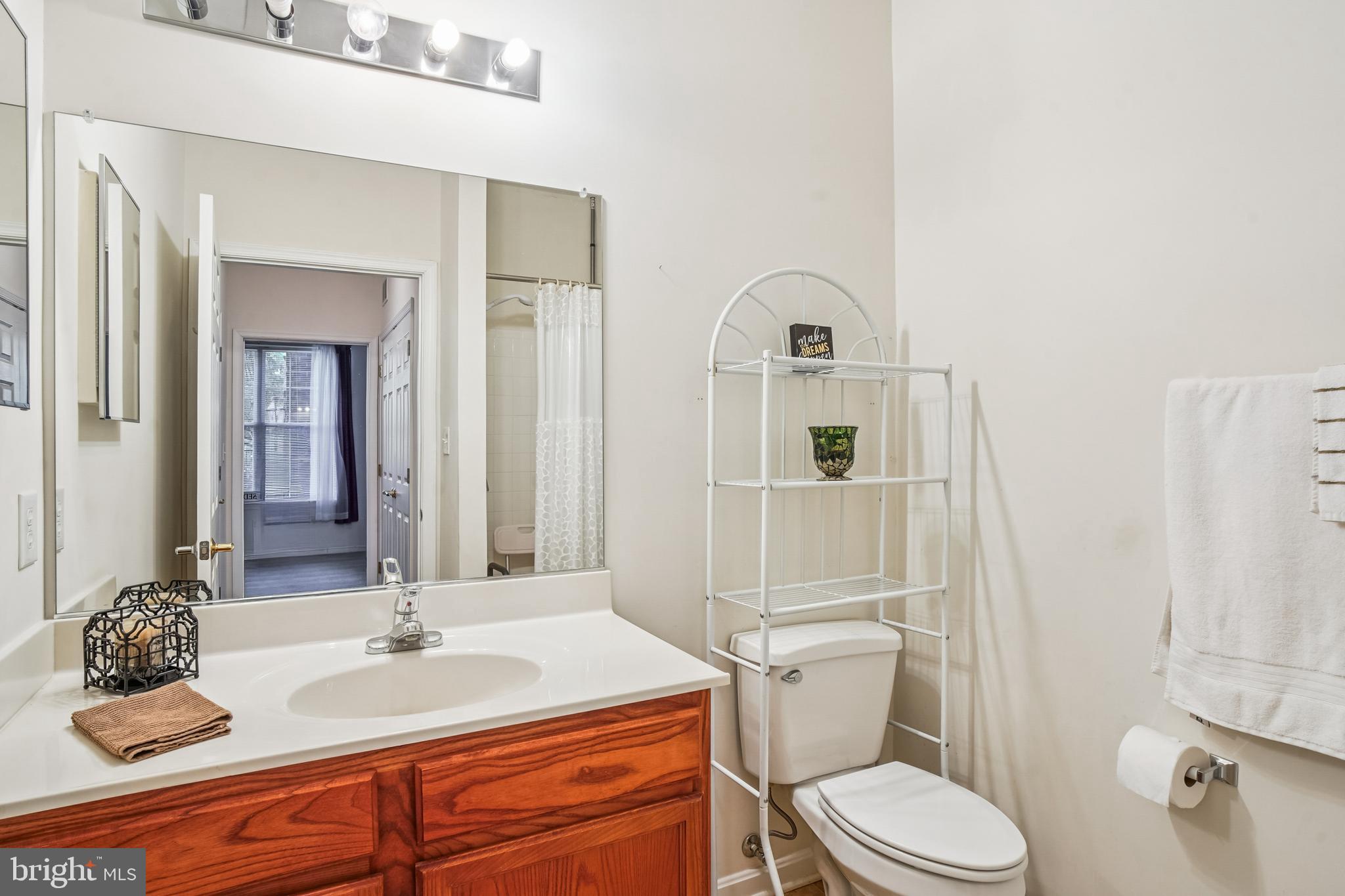 KINGS CROSSING - Residential