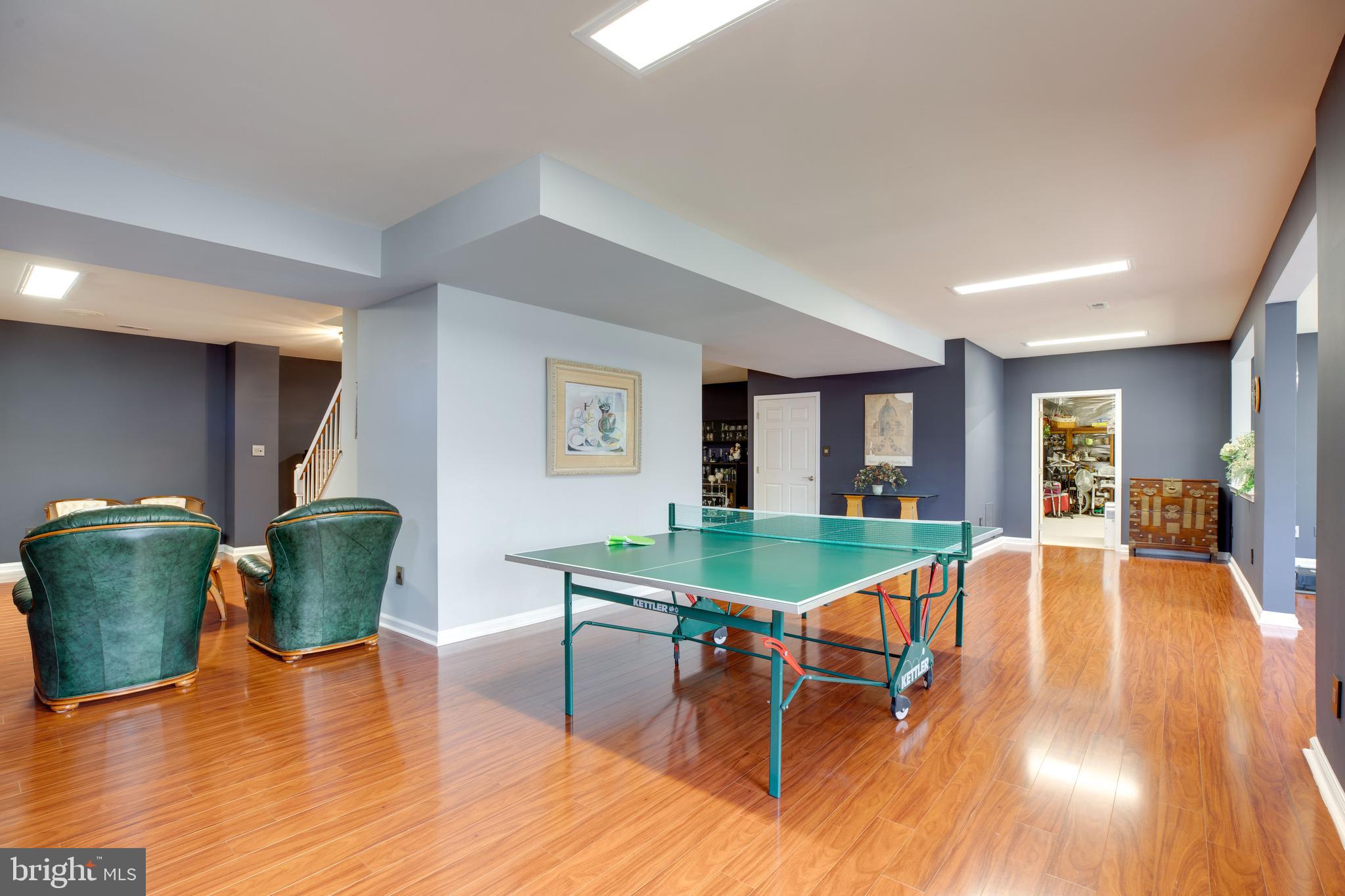 FAIR LAKES CHASE - Residential