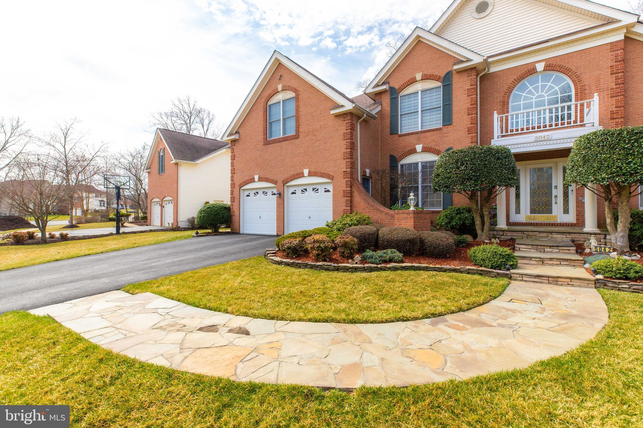 FAIR LAKES CHASE - Residential