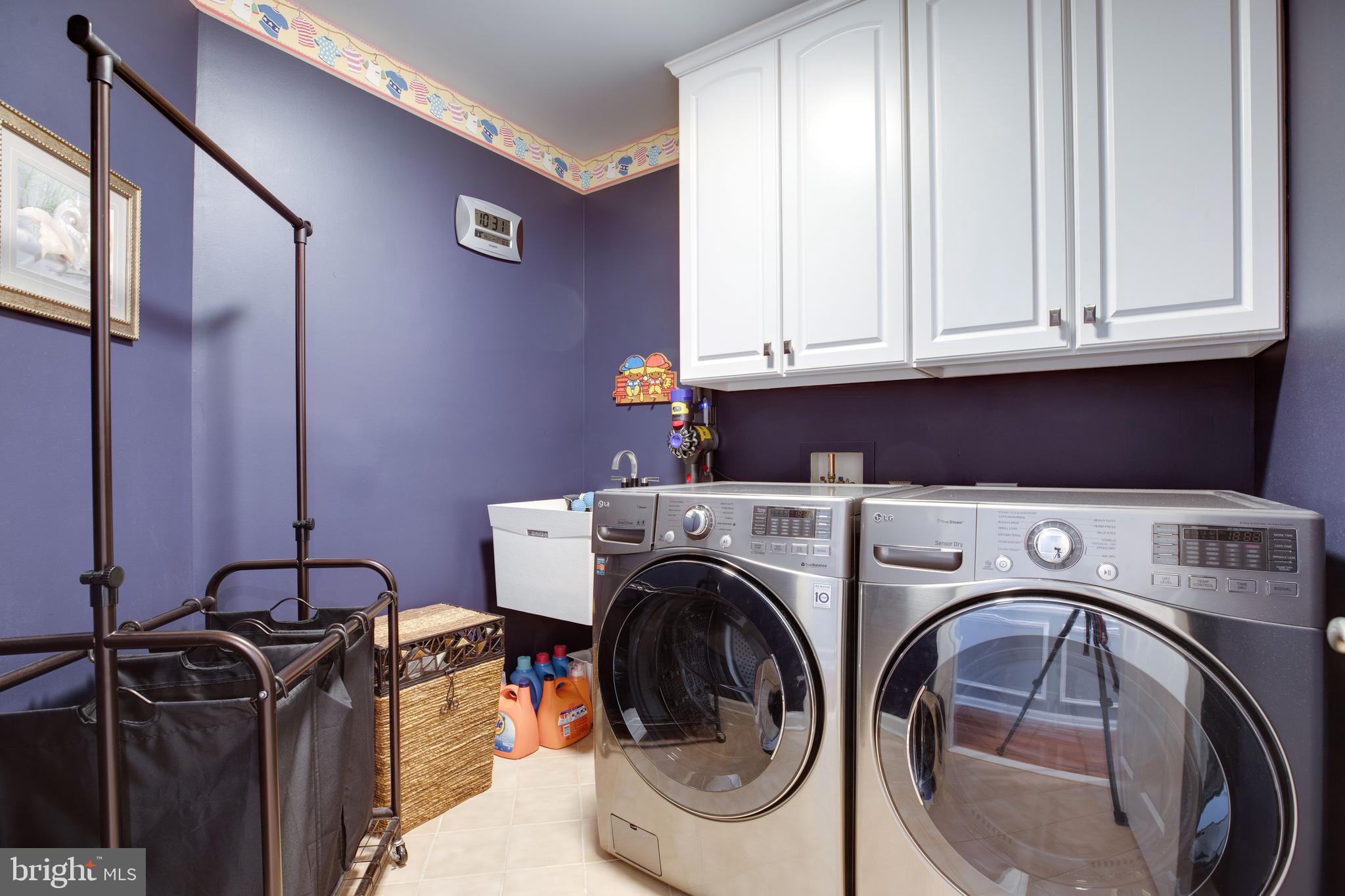 FAIR LAKES CHASE - Residential