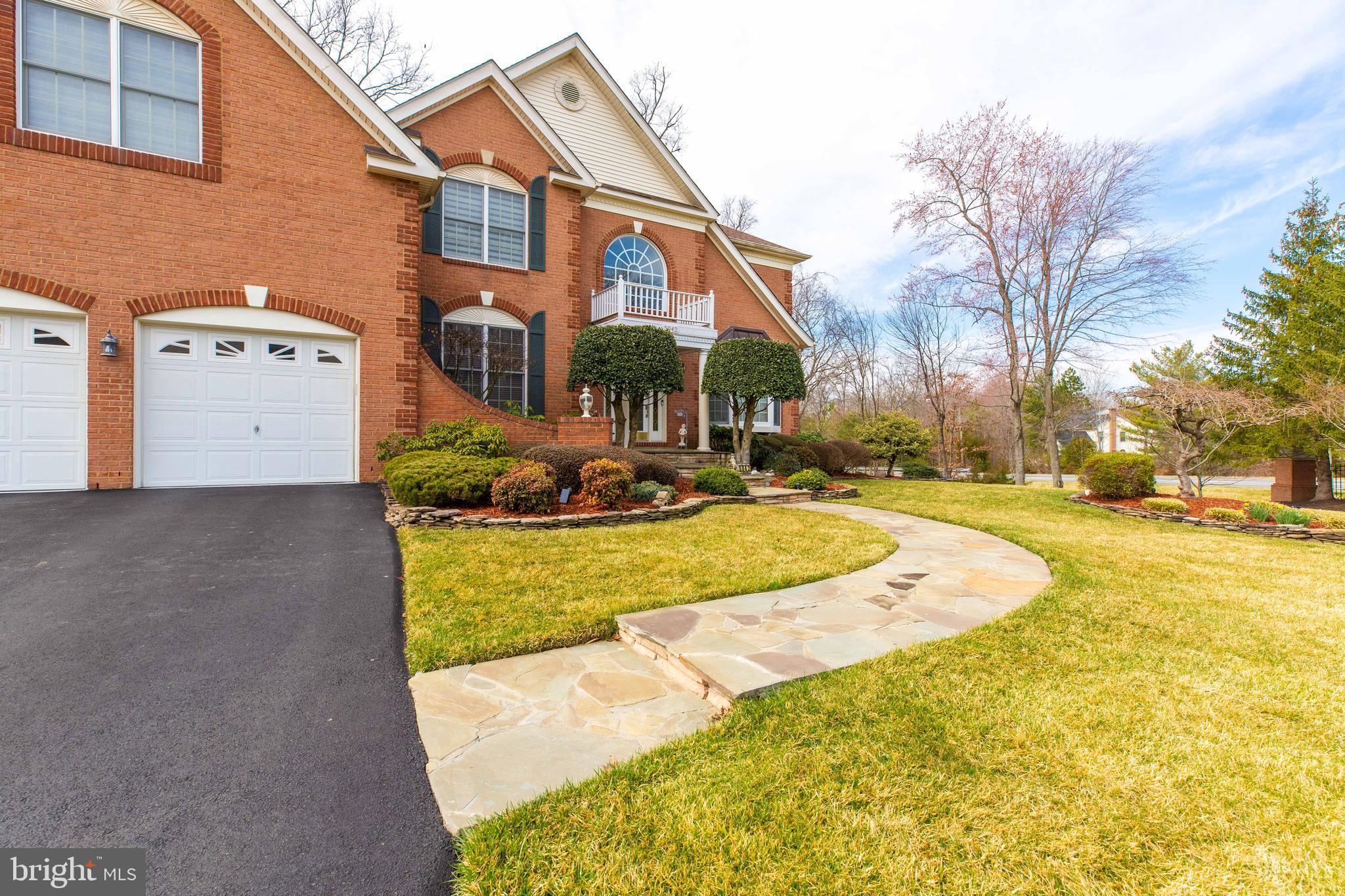 FAIR LAKES CHASE - Residential