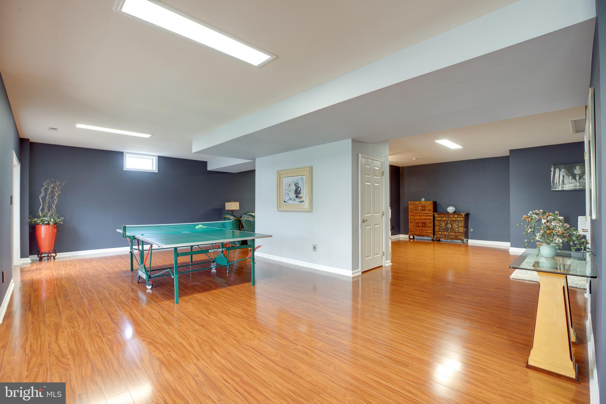 FAIR LAKES CHASE - Residential