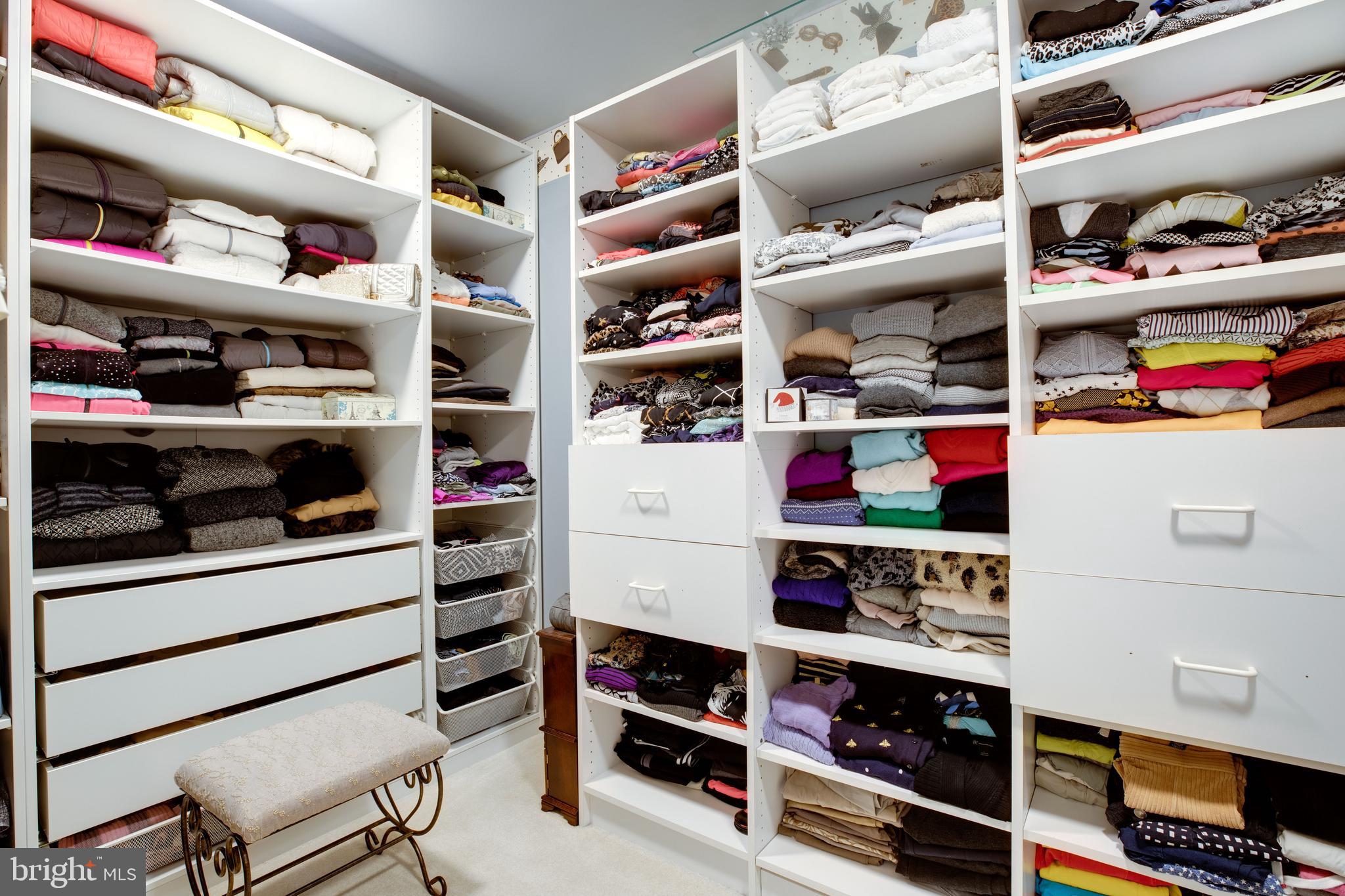 FAIR LAKES CHASE - Residential