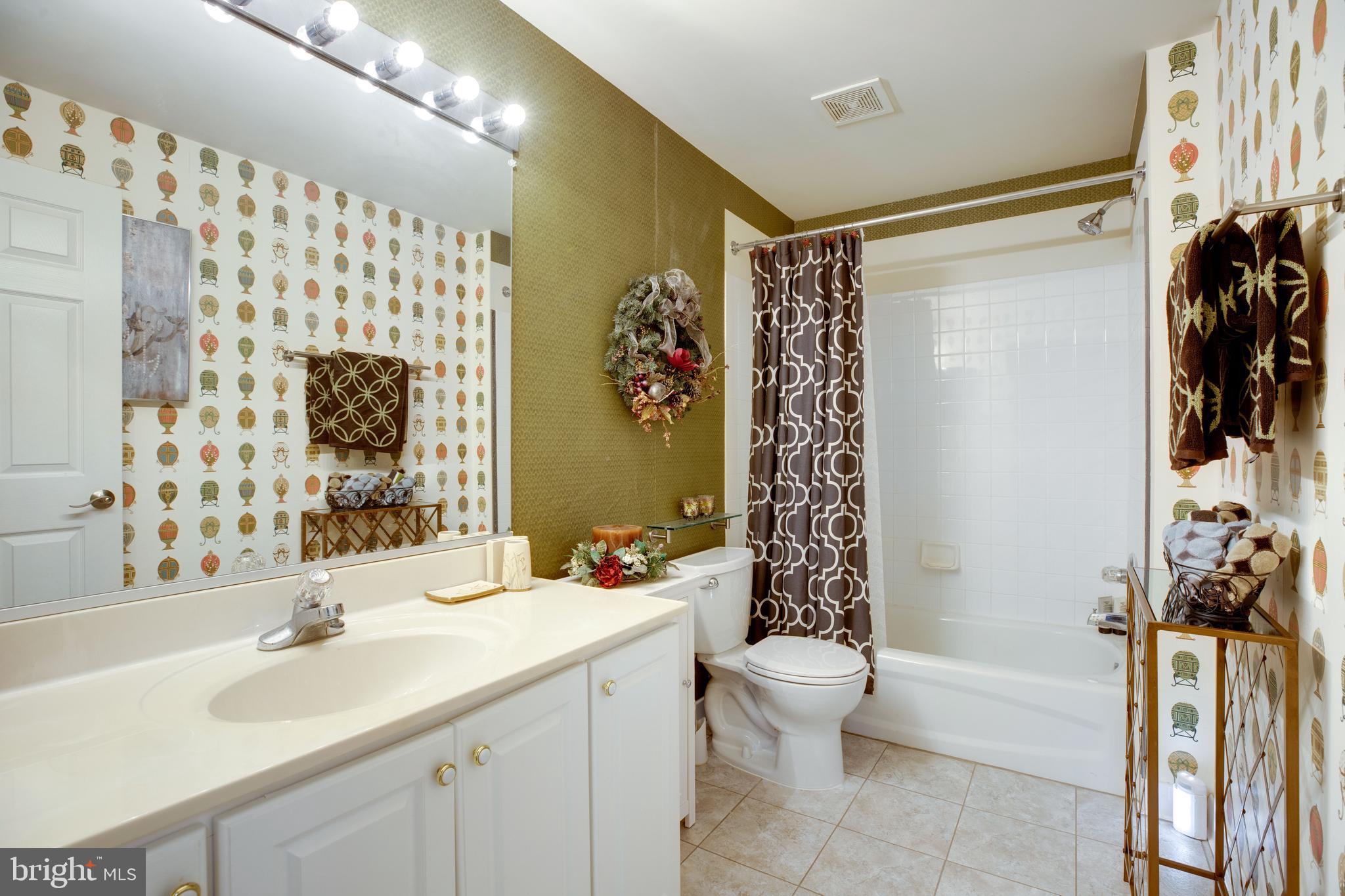 FAIR LAKES CHASE - Residential