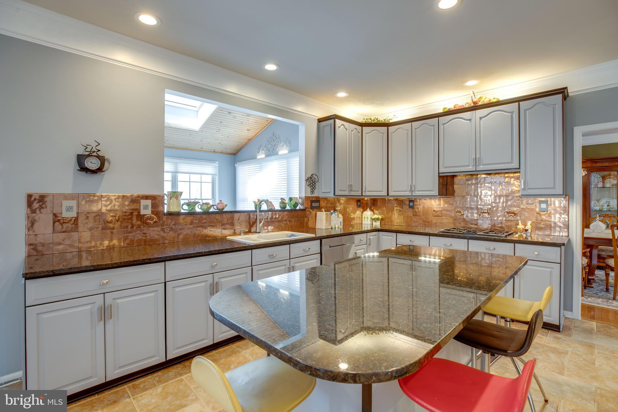 FAIR LAKES CHASE - Residential