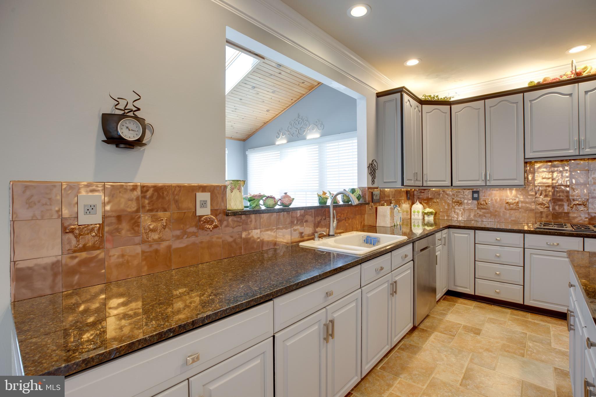 FAIR LAKES CHASE - Residential