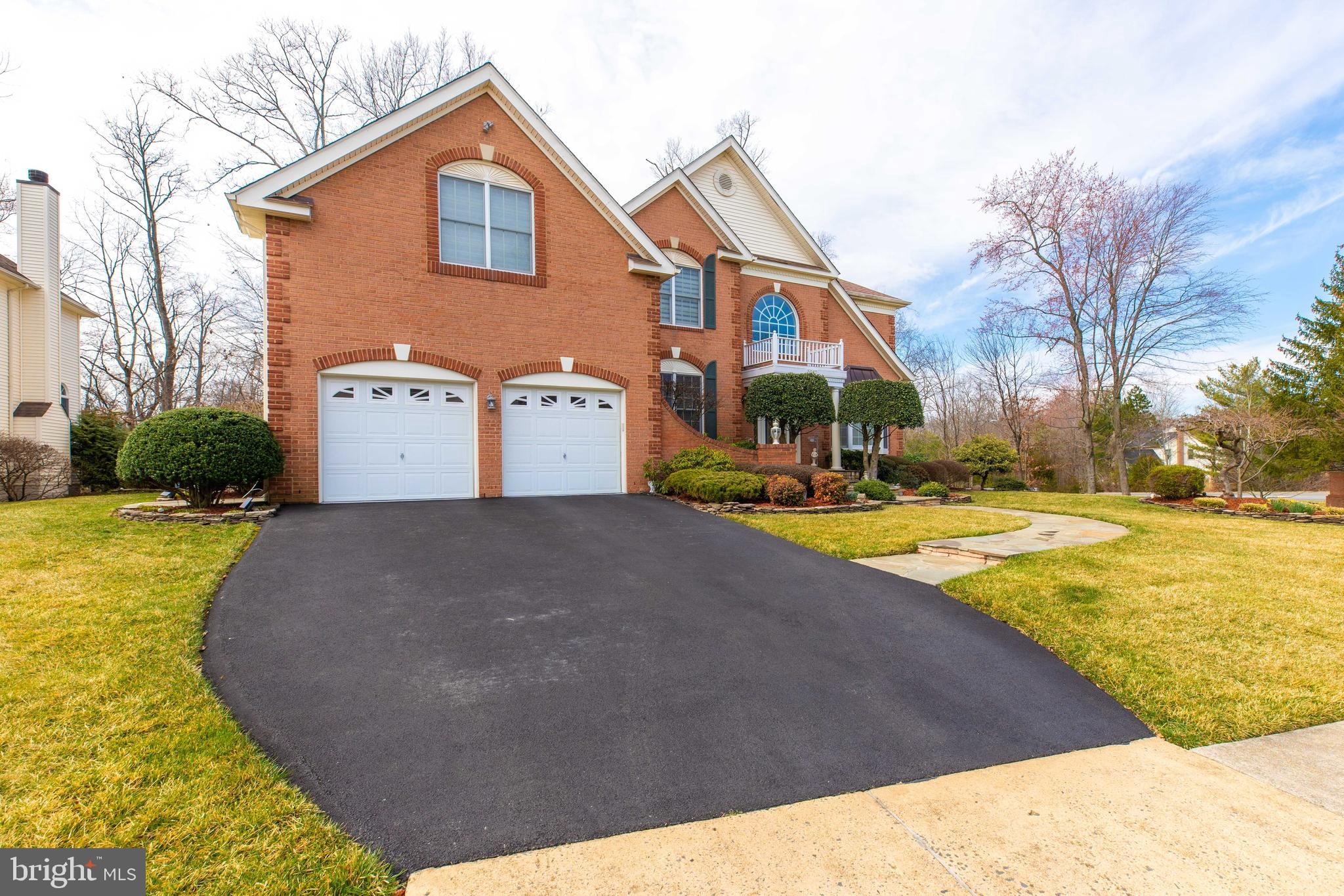 FAIR LAKES CHASE - Residential