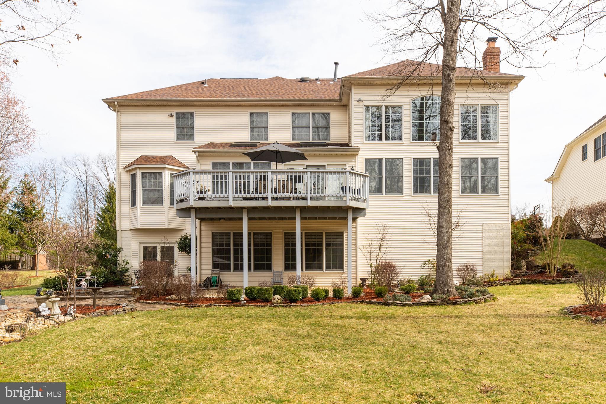 FAIR LAKES CHASE - Residential