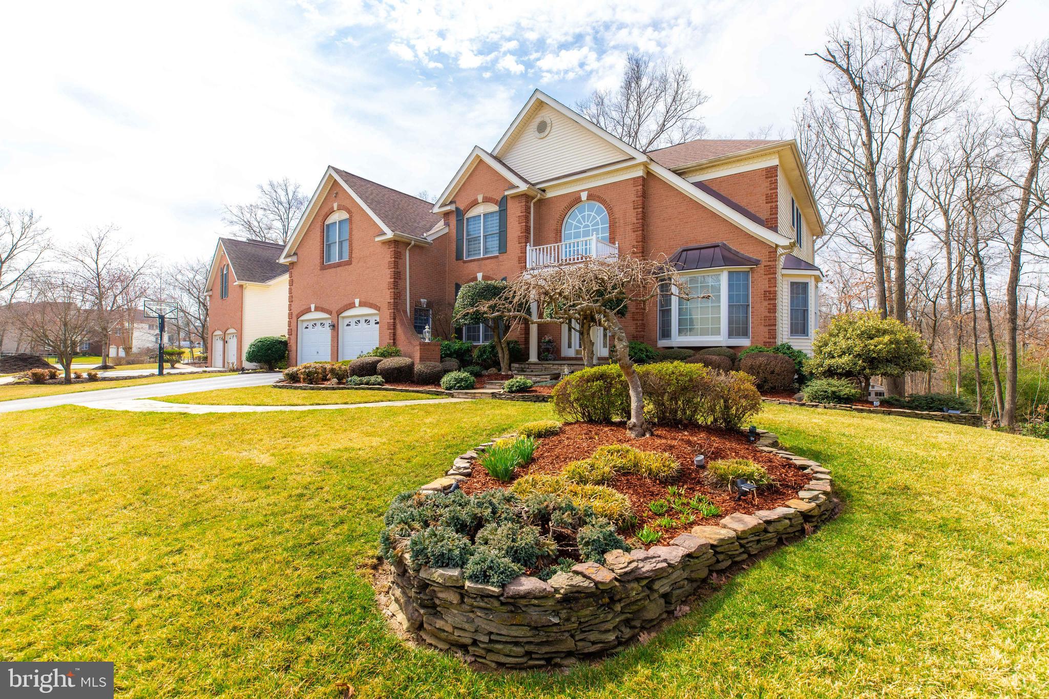 FAIR LAKES CHASE - Residential