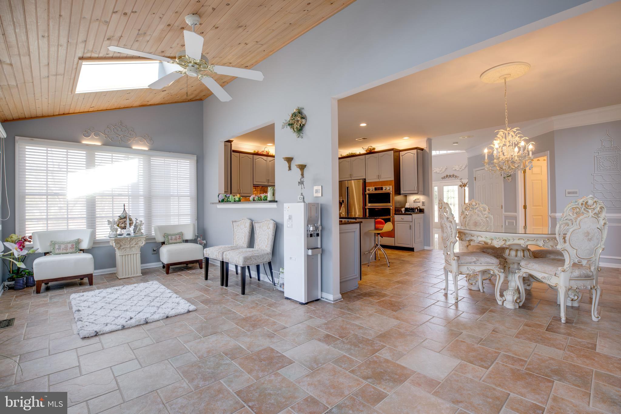 FAIR LAKES CHASE - Residential