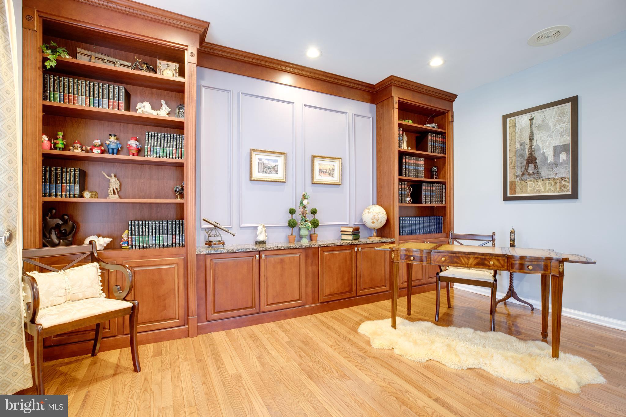 FAIR LAKES CHASE - Residential