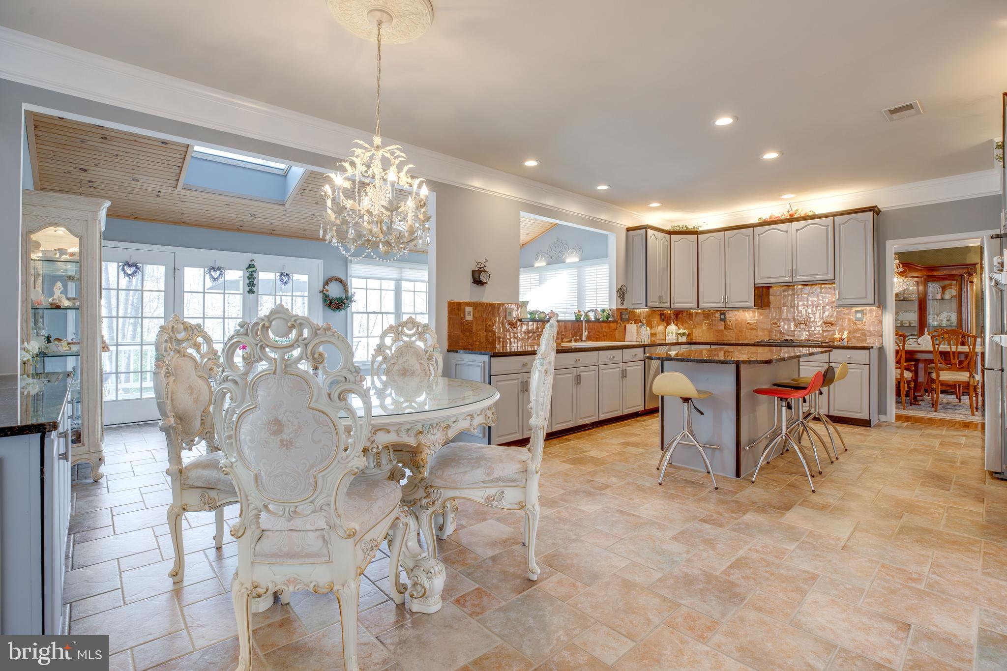 FAIR LAKES CHASE - Residential