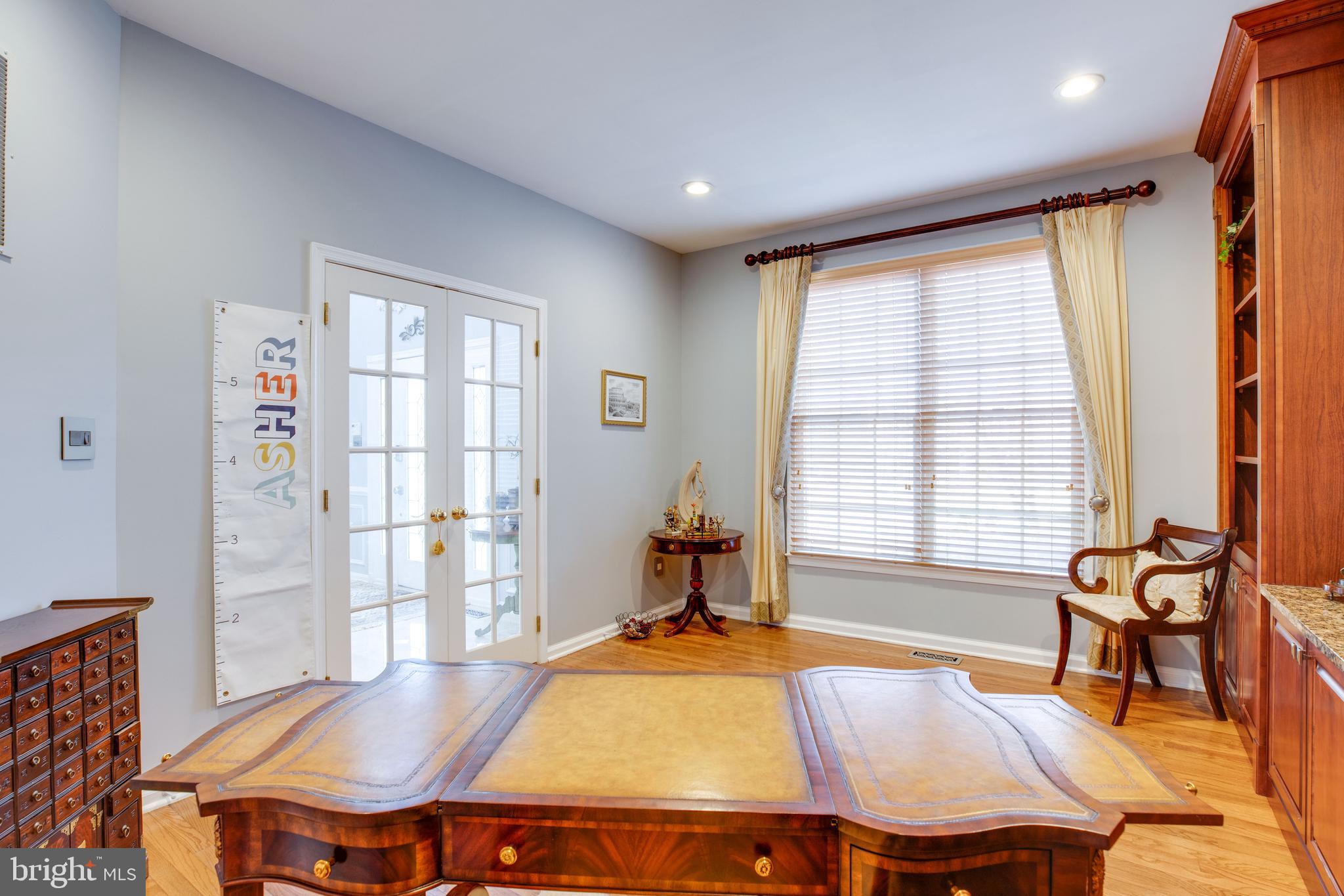 FAIR LAKES CHASE - Residential