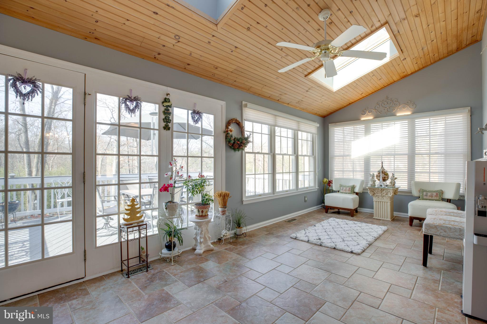 FAIR LAKES CHASE - Residential