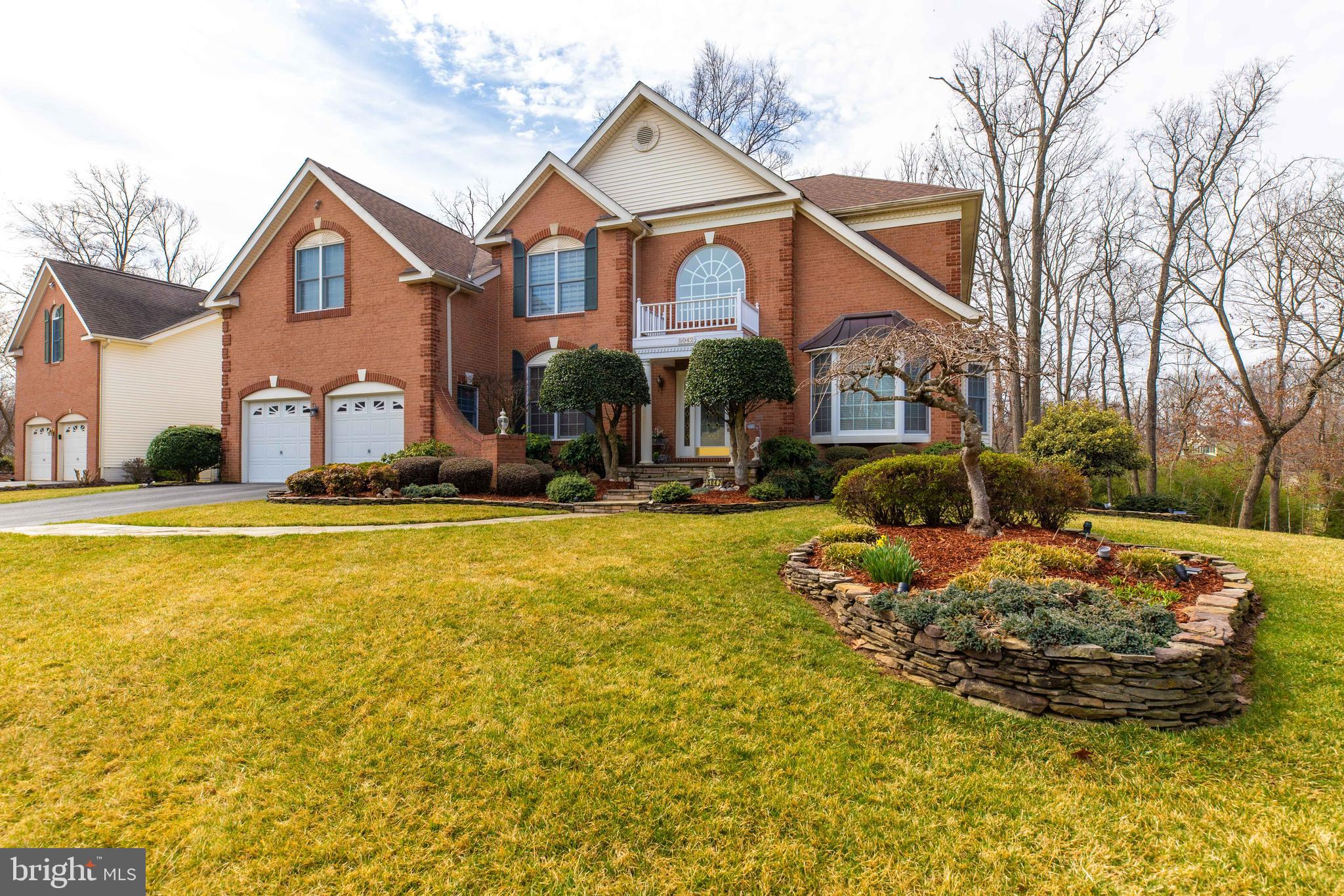 FAIR LAKES CHASE - Residential