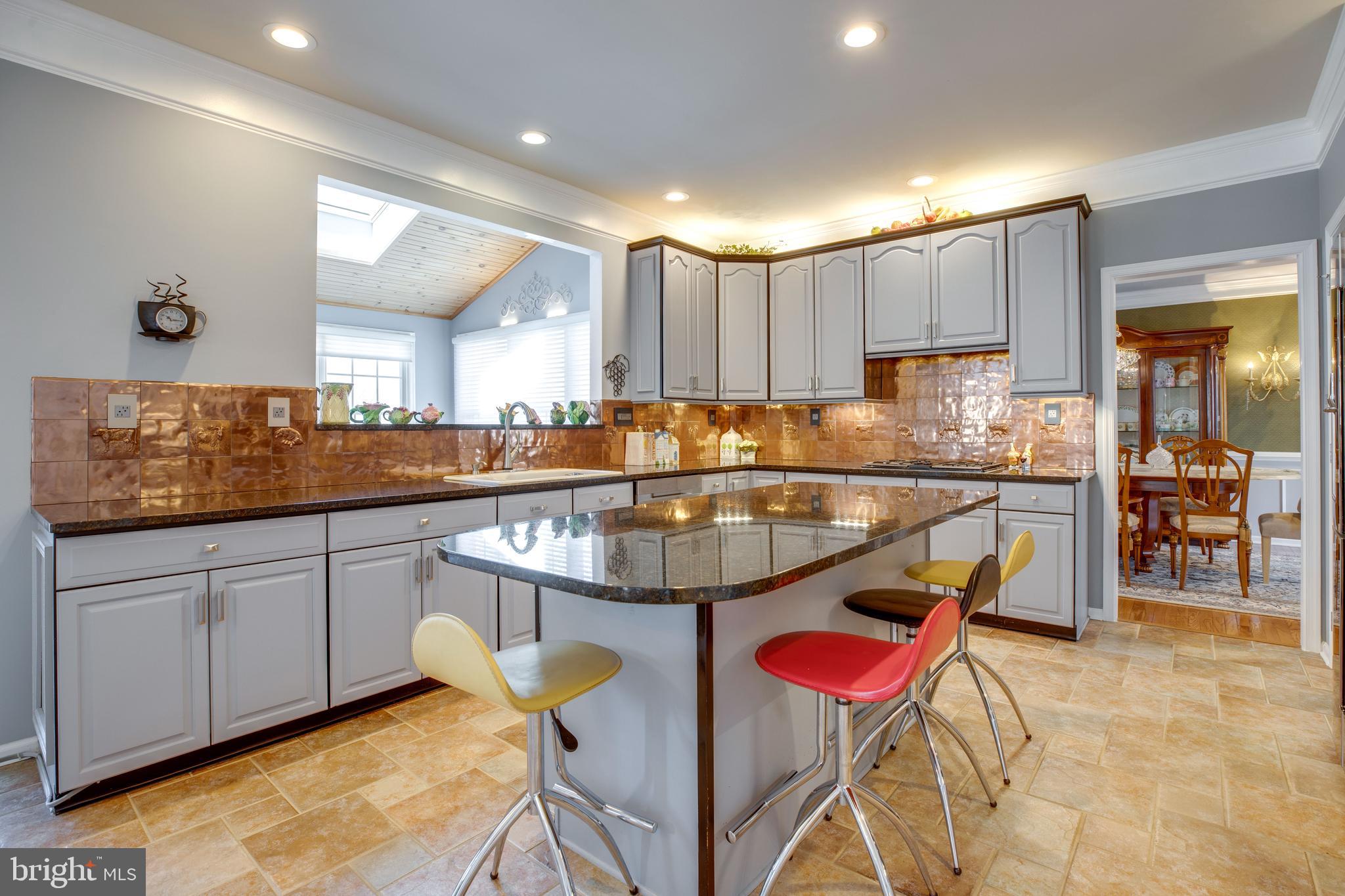 FAIR LAKES CHASE - Residential