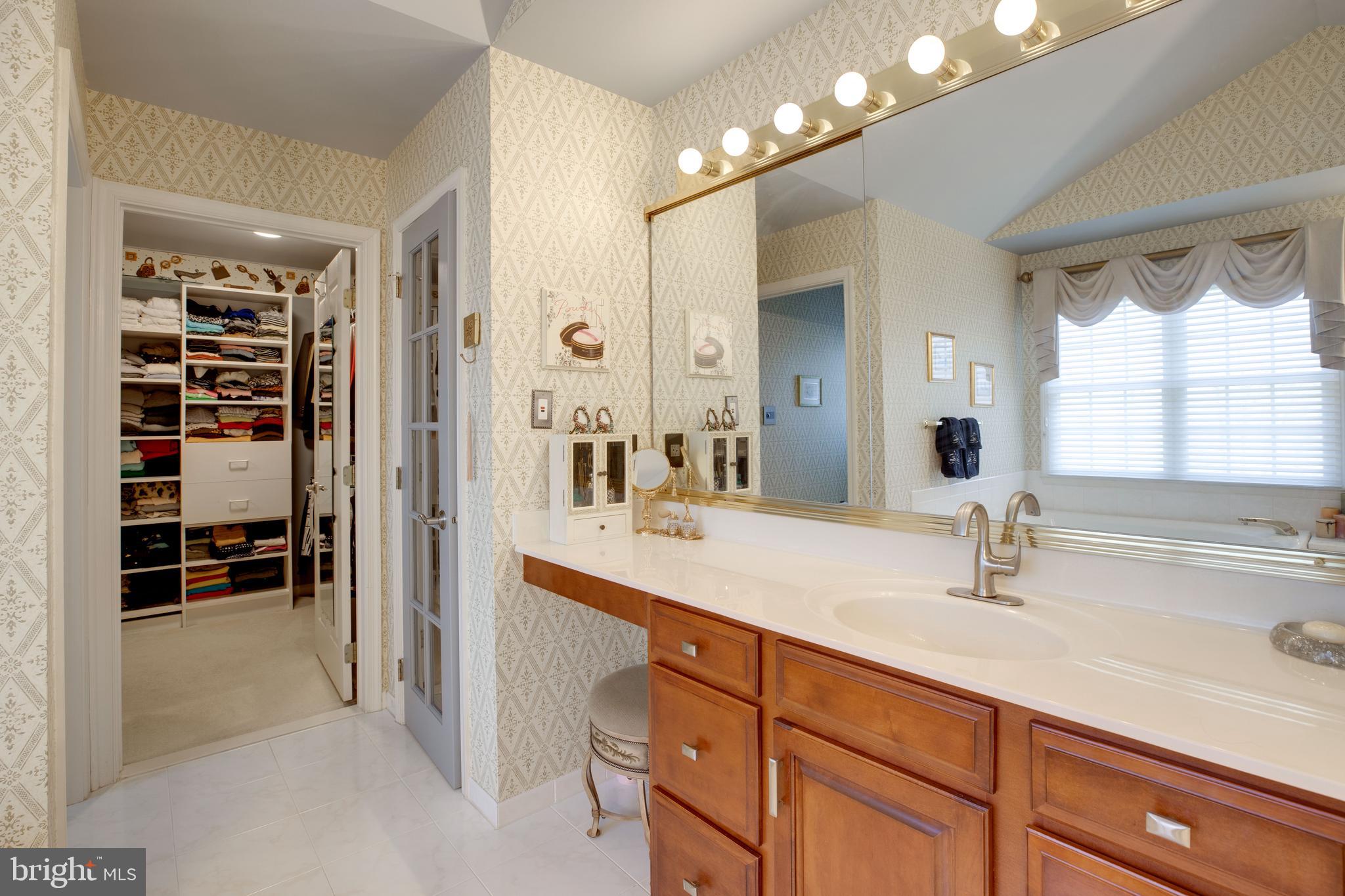 FAIR LAKES CHASE - Residential