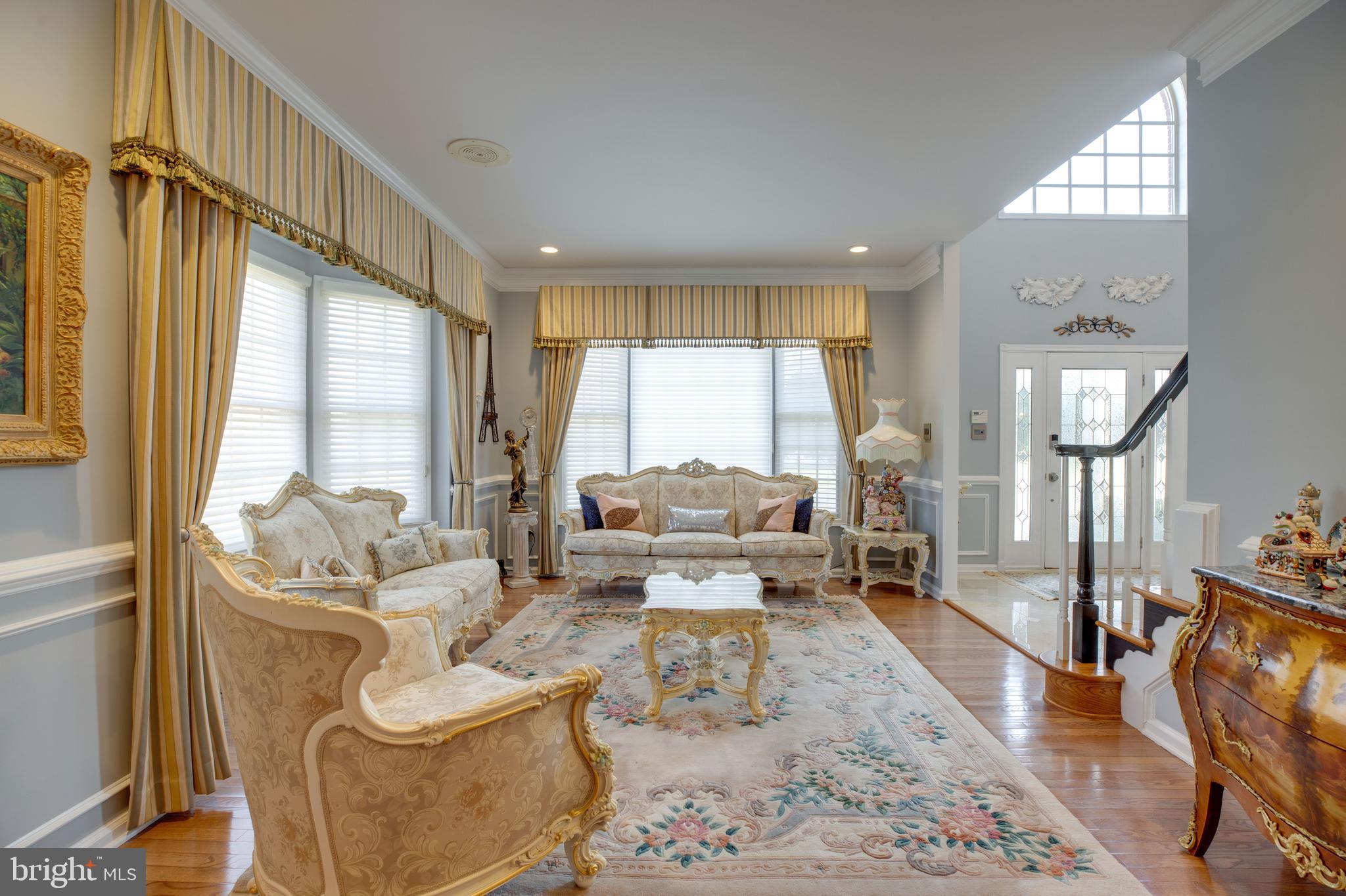 FAIR LAKES CHASE - Residential