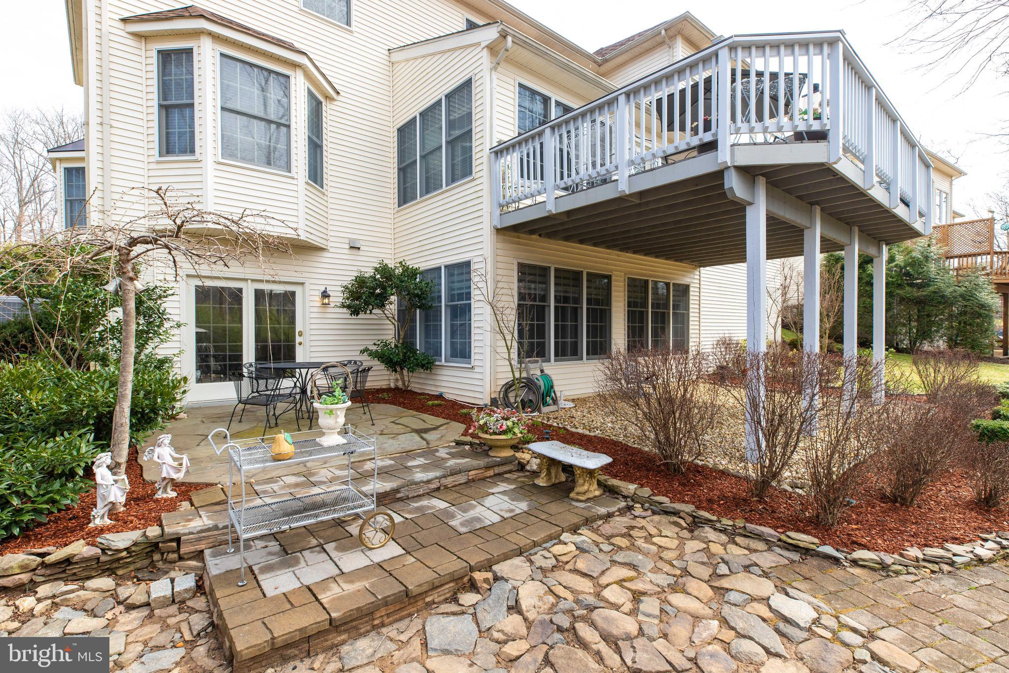 FAIR LAKES CHASE - Residential