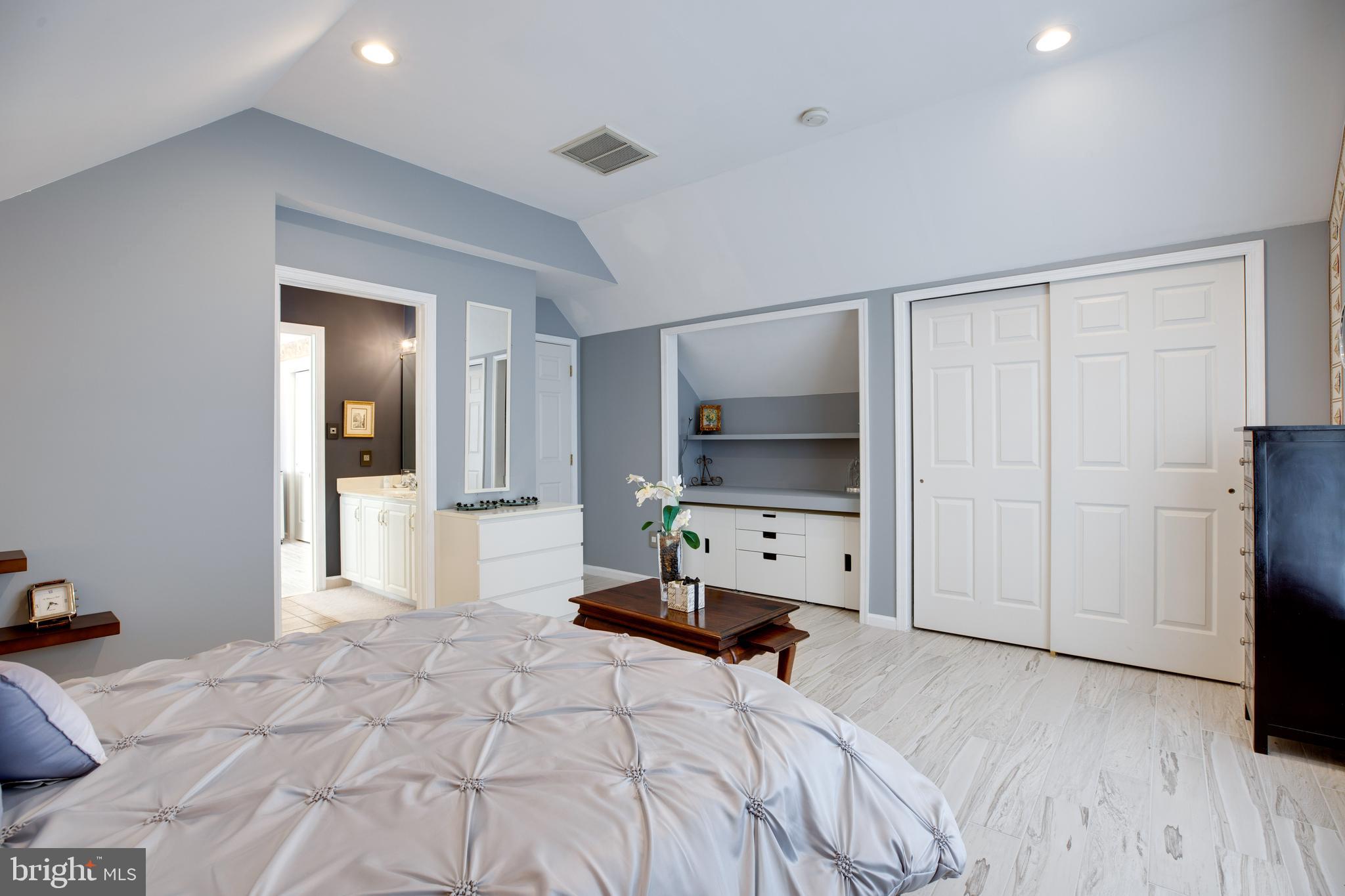 FAIR LAKES CHASE - Residential