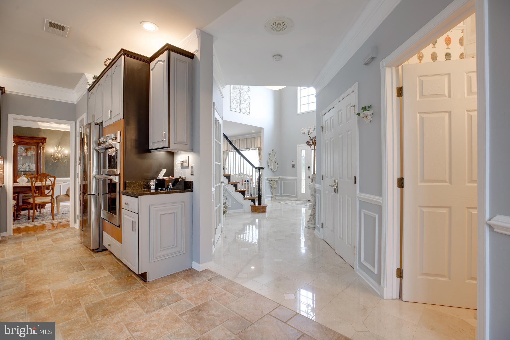 FAIR LAKES CHASE - Residential