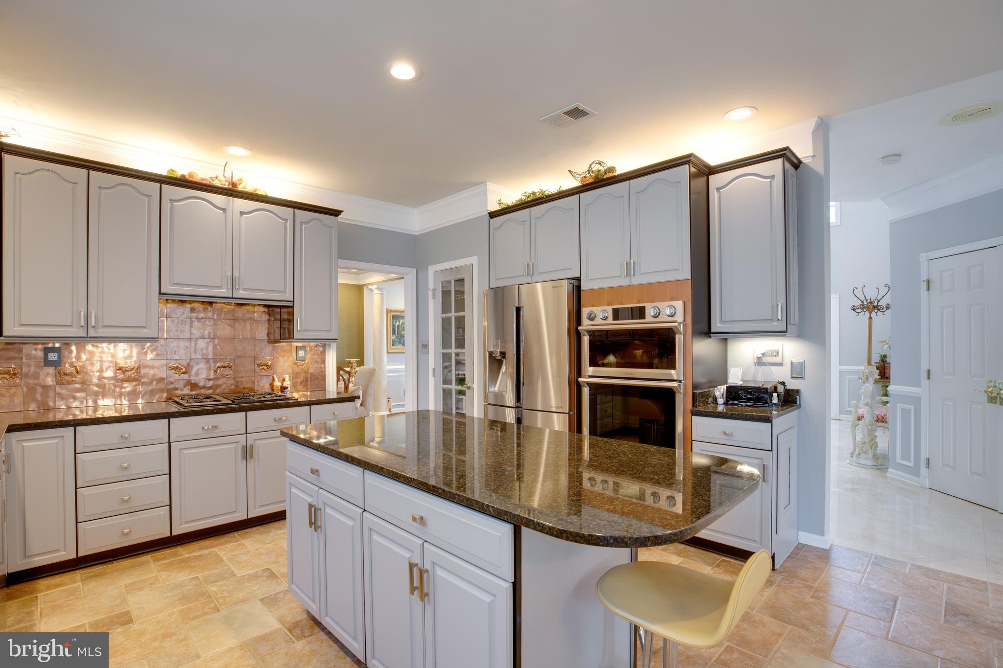 FAIR LAKES CHASE - Residential