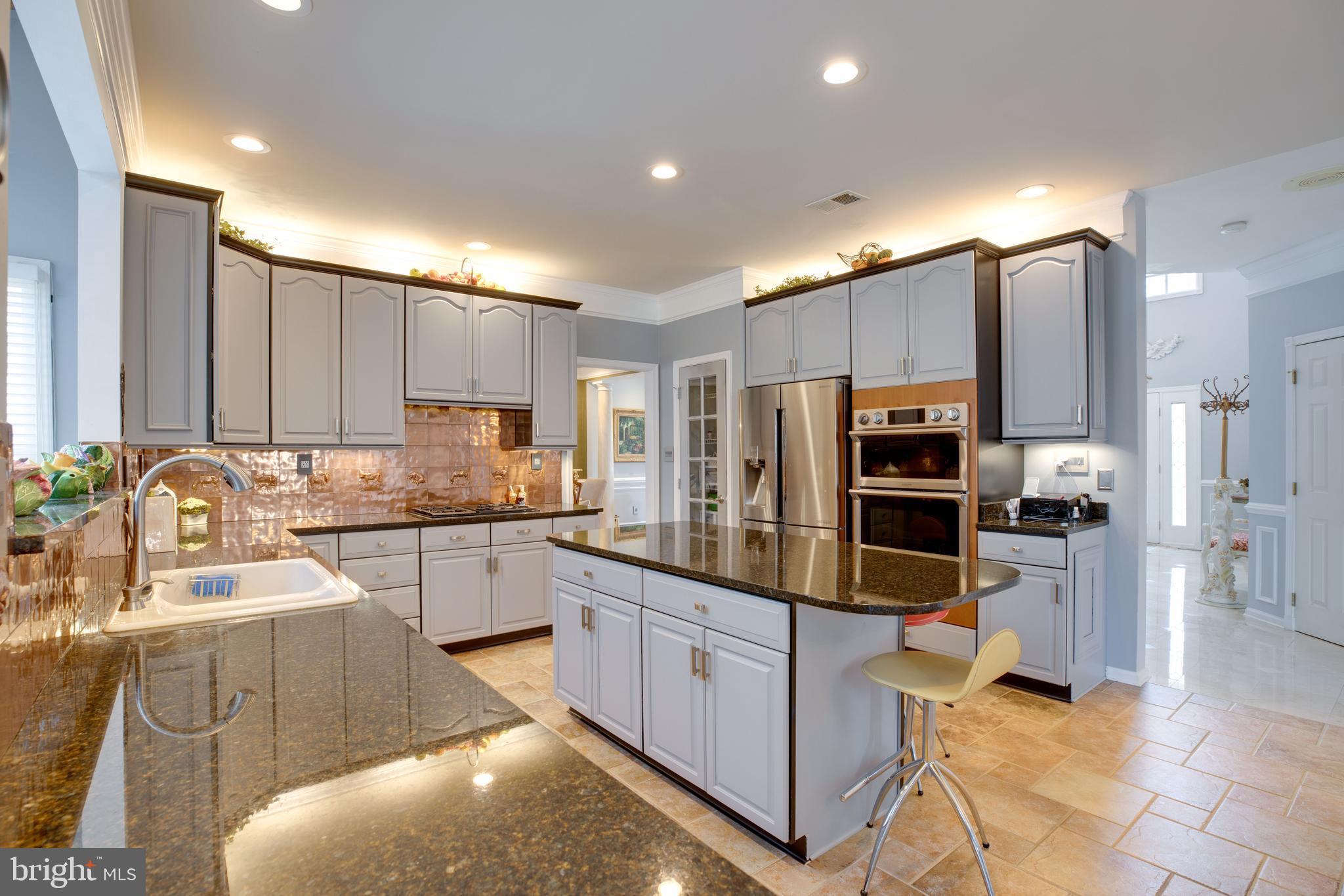 FAIR LAKES CHASE - Residential