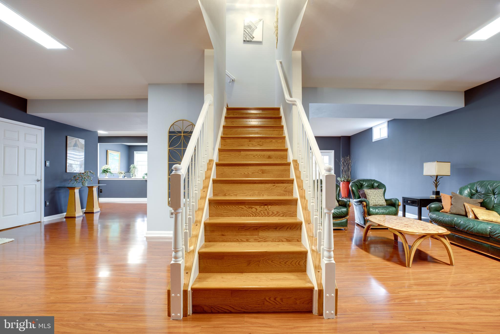 FAIR LAKES CHASE - Residential