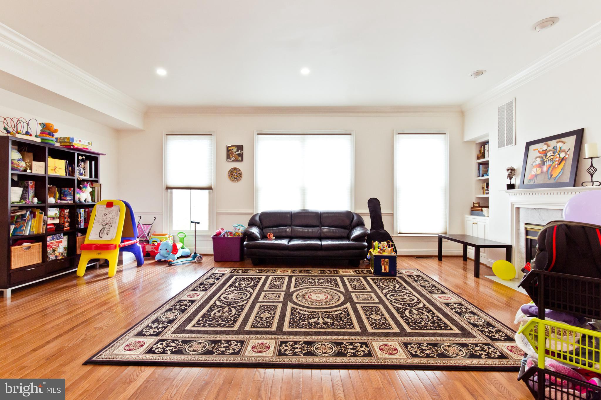 FENWICK COURT - Residential Lease