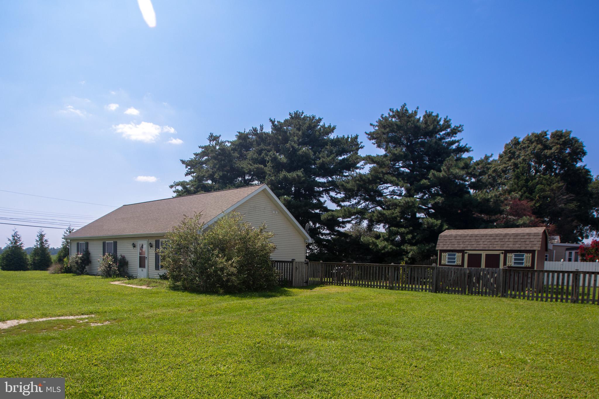 VILLAGE GREEN - Residential