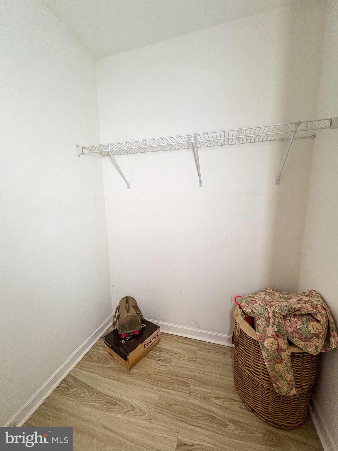 VILLAGE GREEN - Residential