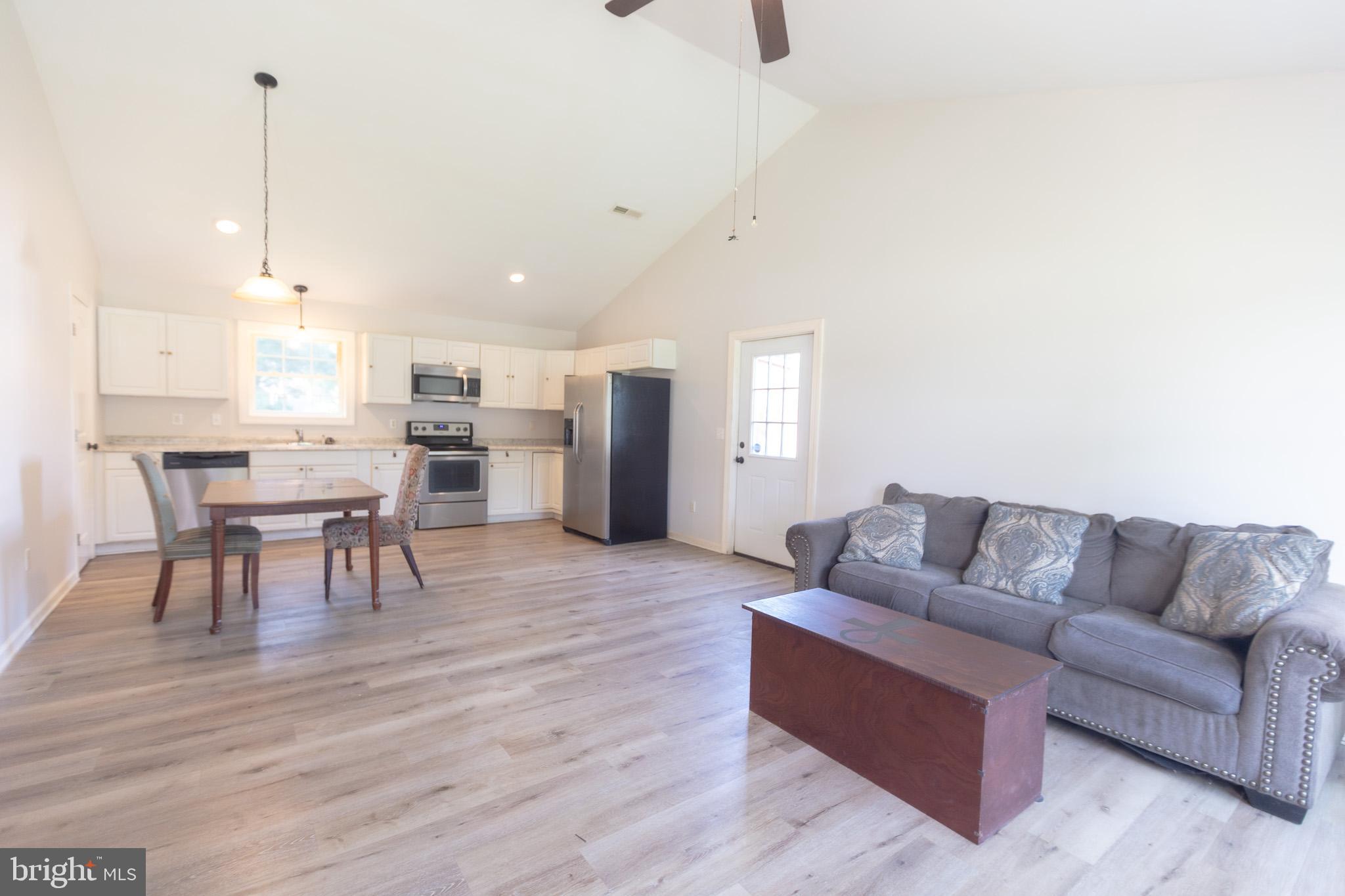 VILLAGE GREEN - Residential