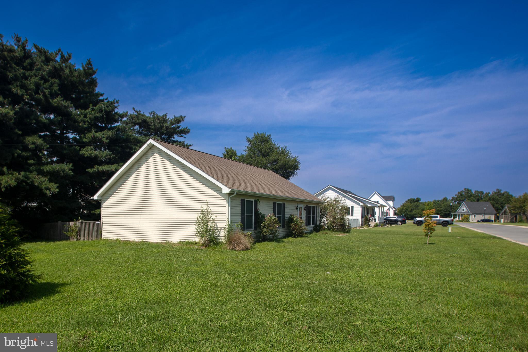 VILLAGE GREEN - Residential