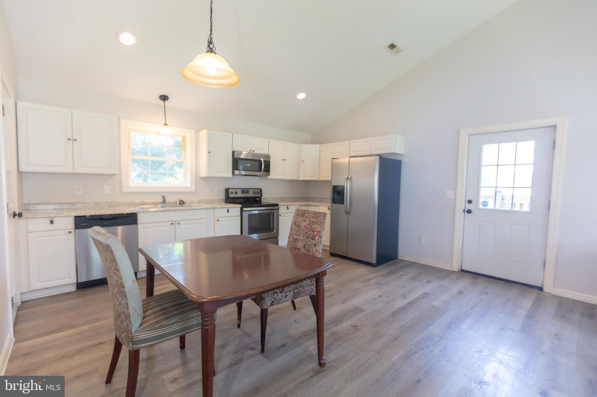 VILLAGE GREEN - Residential