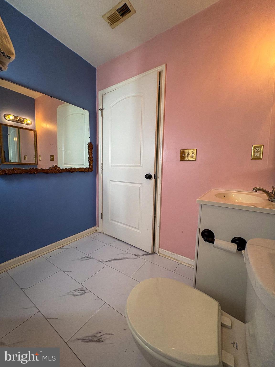 VILLAGE GREEN - Residential