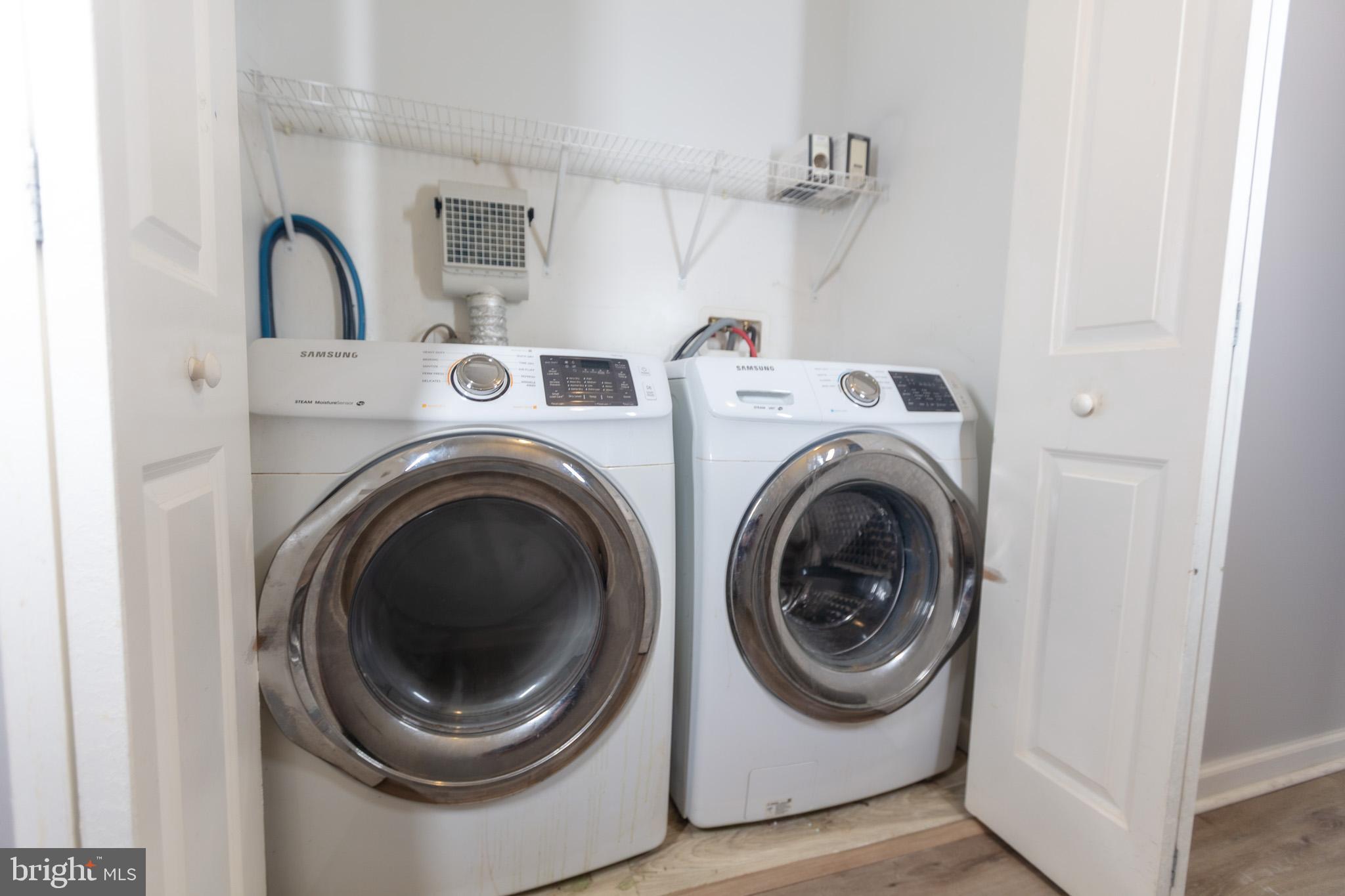 VILLAGE GREEN - Residential