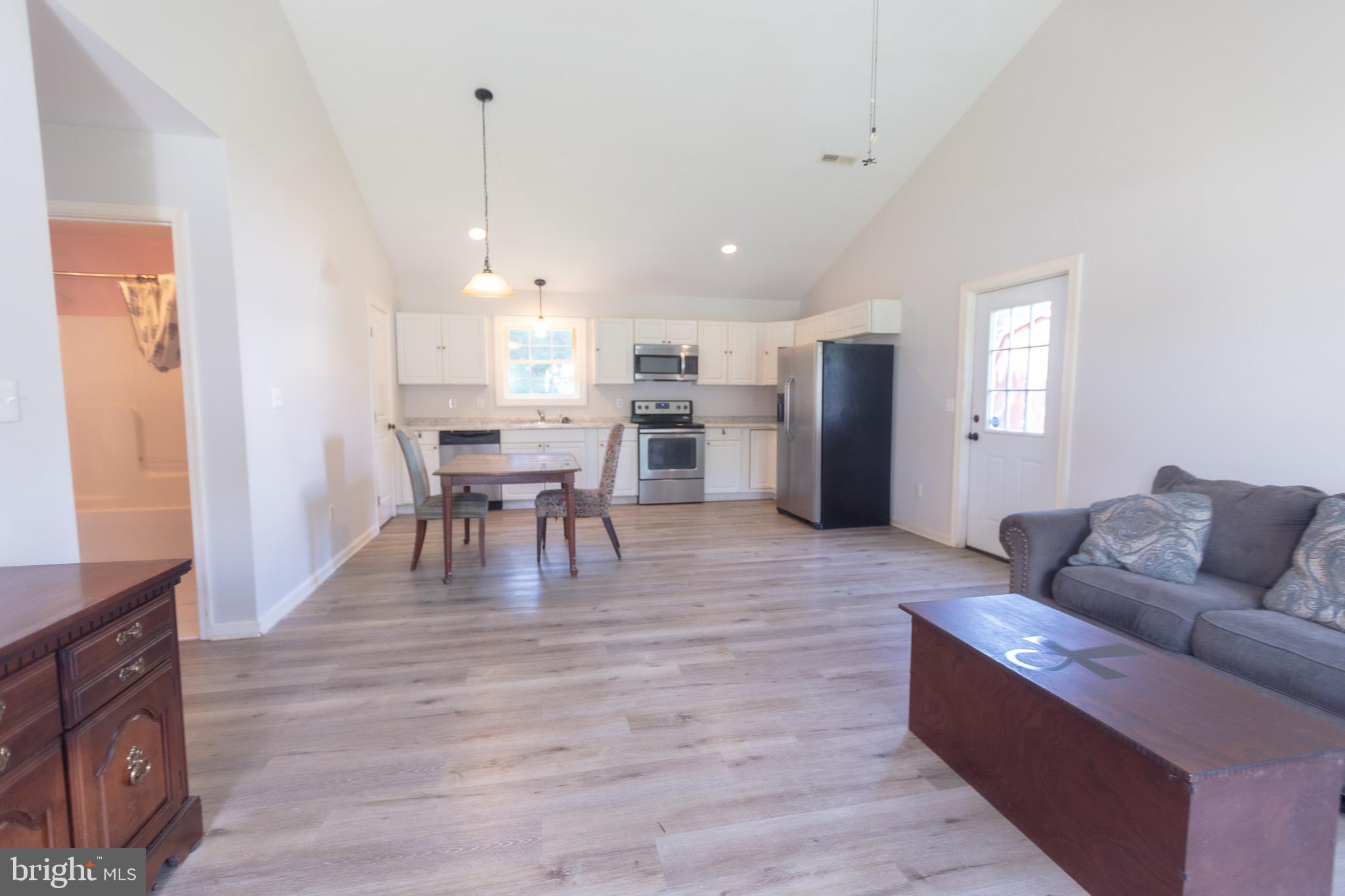 VILLAGE GREEN - Residential